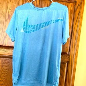 Nike men’s top